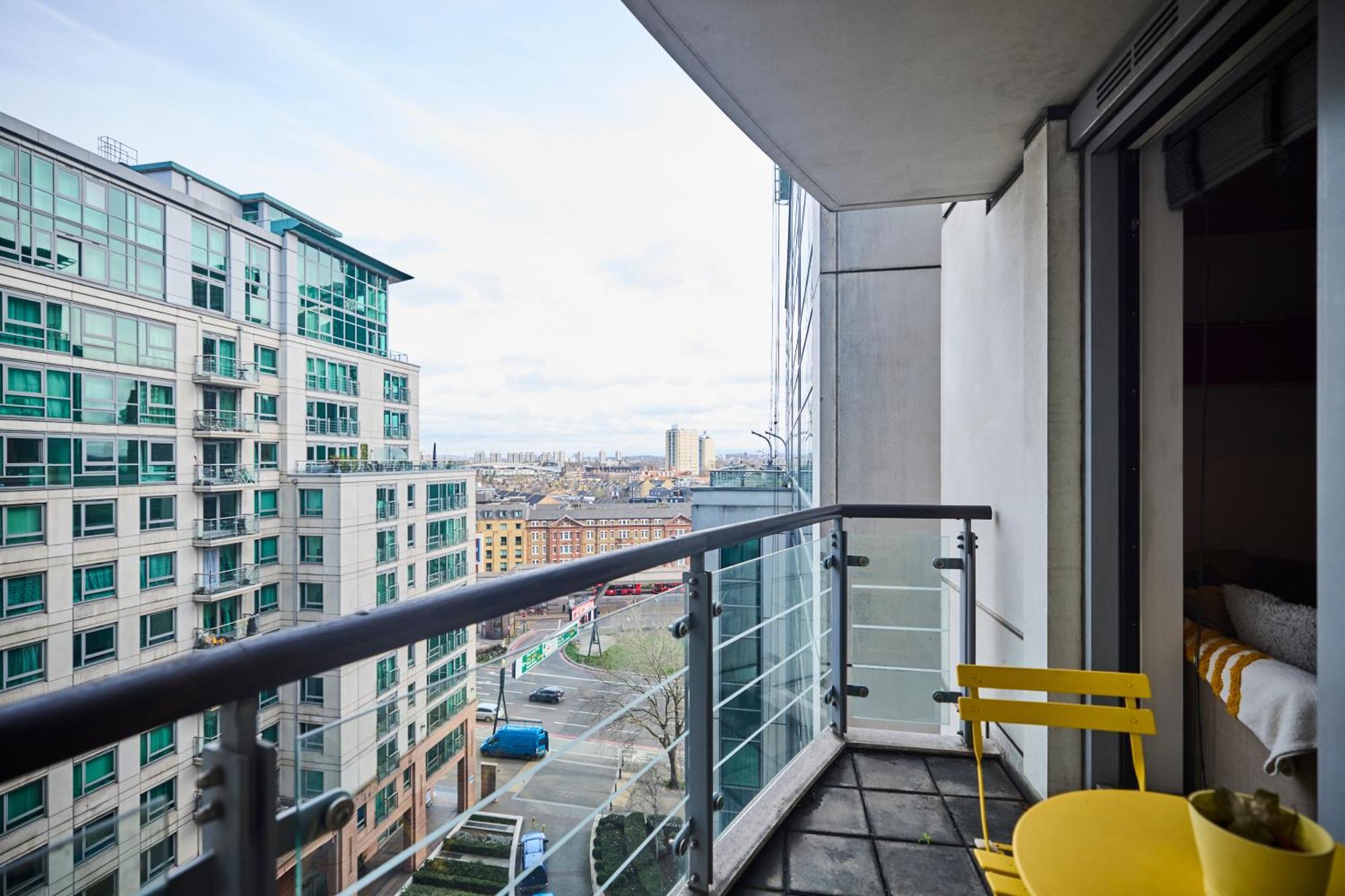 The Vauxhall Hideout - Comfy 2Bdr Flat With Balcony London Kültér fotó